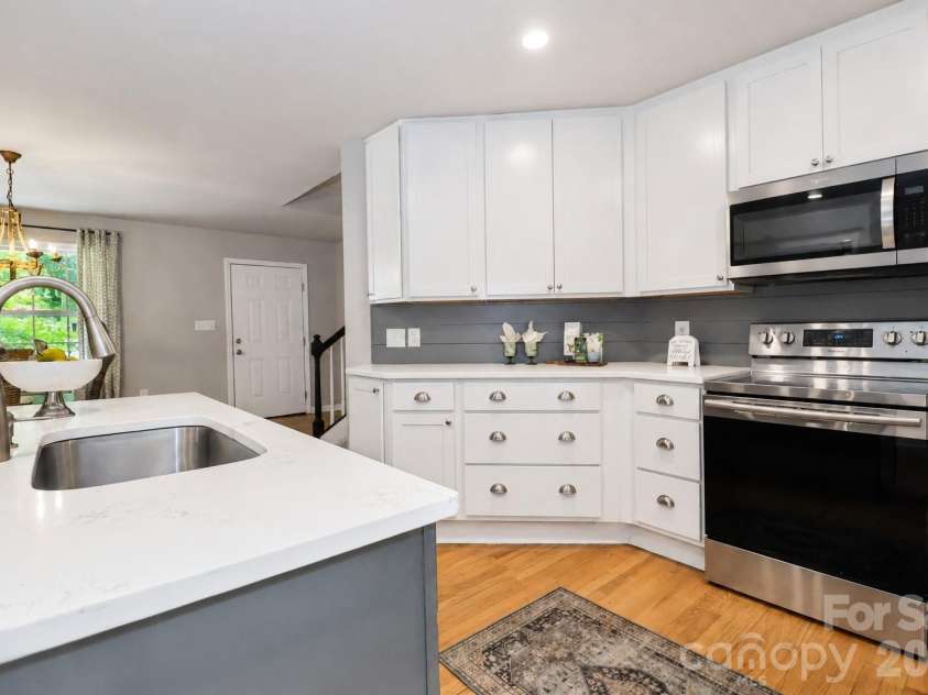 7371 Summit Drive, Denver, NC 28037.  MLS# CAR4392872, YatesRealty ID 31326. 