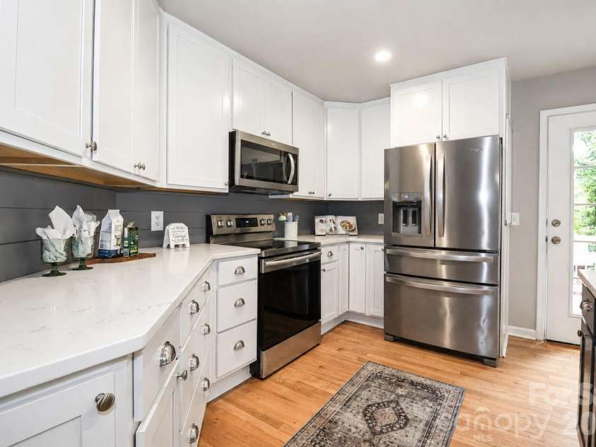 7371 Summit Drive, Denver, NC 28037.  MLS# CAR4392872, YatesRealty ID 31326. 