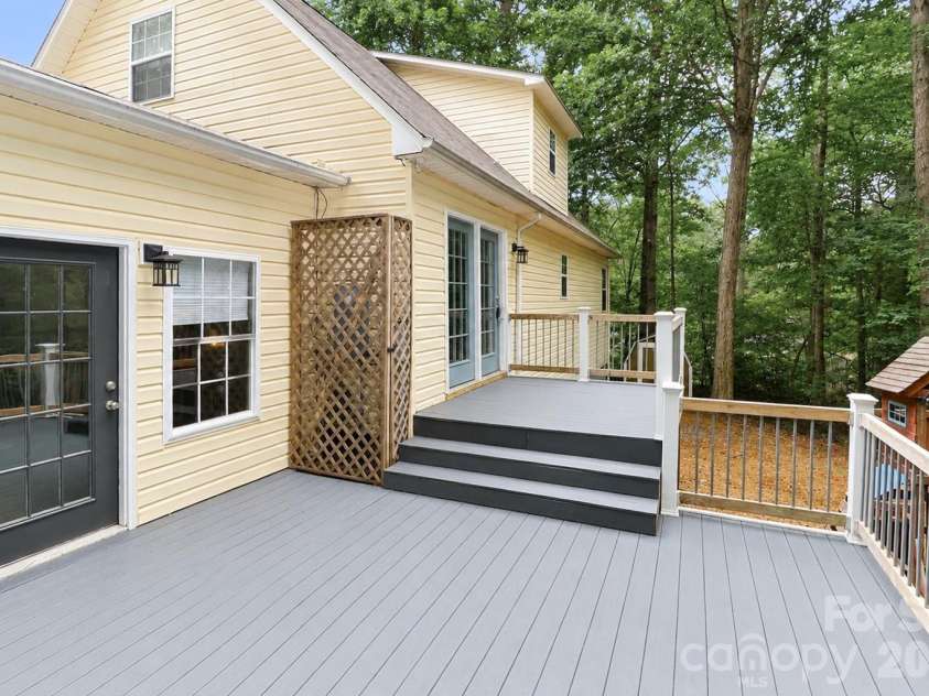 7371 Summit Drive, Denver, NC 28037.  MLS# CAR4392872, YatesRealty ID 31326. 