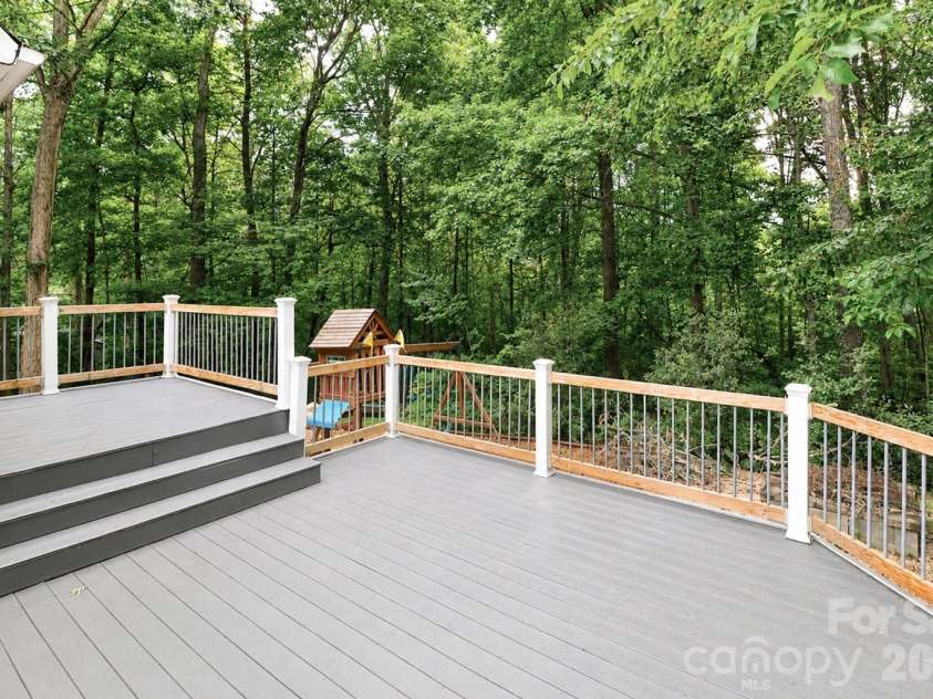 7371 Summit Drive, Denver, NC 28037.  MLS# CAR4392872, YatesRealty ID 31326. 