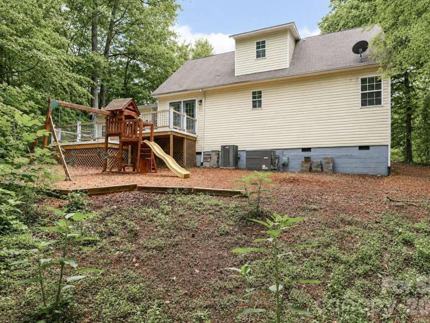 7371 Summit Drive, Denver, NC 28037.  MLS# CAR4392872, YatesRealty ID 31326. 