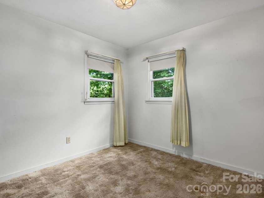 807 Cherokee Avenue, Black Mountain, NC 28711.  MLS# CAR4390999, YatesRealty ID 31327. 