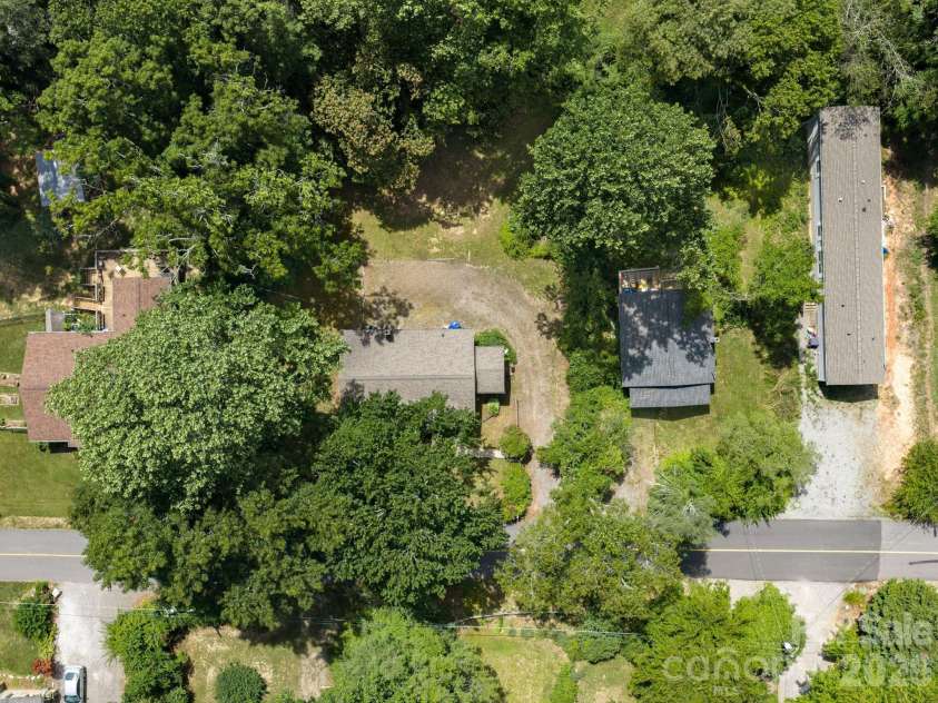 807 Cherokee Avenue, Black Mountain, NC 28711.  MLS# CAR4390999, YatesRealty ID 31327. 
