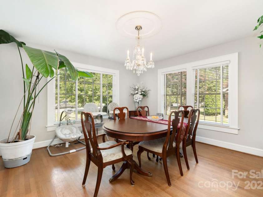 761 Center Street, Statesville, NC 28677.  MLS# CAR4281554, YatesRealty ID 31328. 