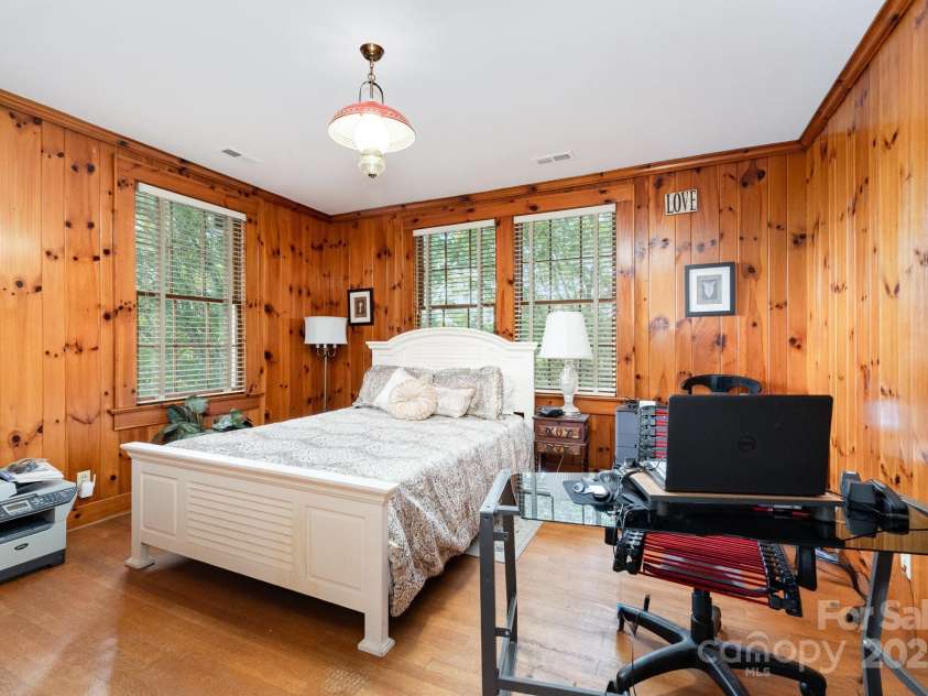 761 Center Street, Statesville, NC 28677.  MLS# CAR4281554, YatesRealty ID 31328. 