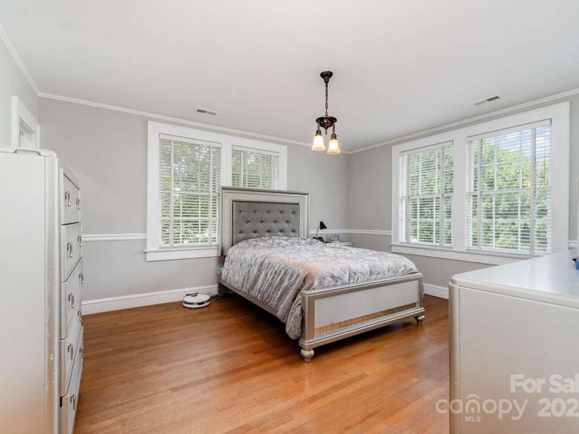 761 Center Street, Statesville, NC 28677.  MLS# CAR4281554, YatesRealty ID 31328. 