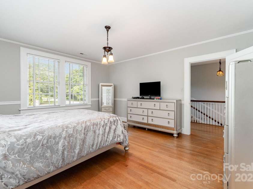 761 Center Street, Statesville, NC 28677.  MLS# CAR4281554, YatesRealty ID 31328. 