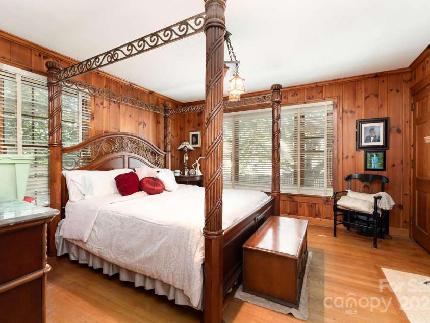 761 Center Street, Statesville, NC 28677.  MLS# CAR4281554, YatesRealty ID 31328. 