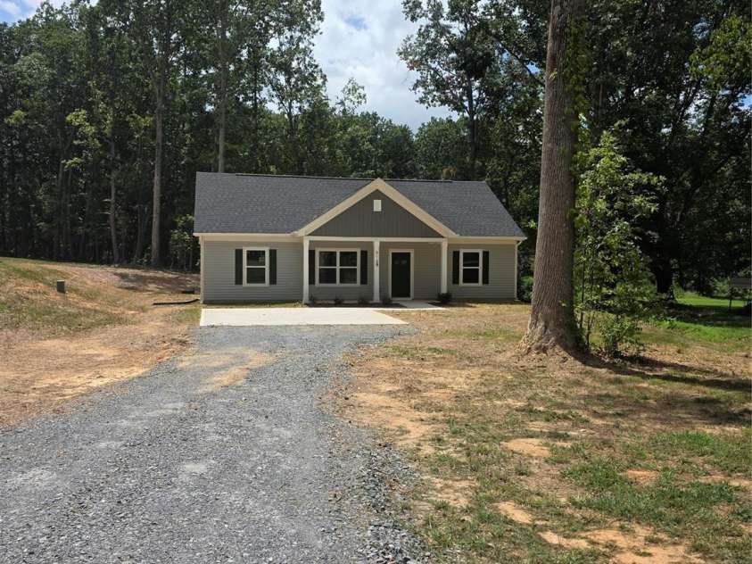 818 Bethlehem Road, Kings Mountain, NC 28086.  MLS# CAR4405659, YatesRealty ID 31328. 