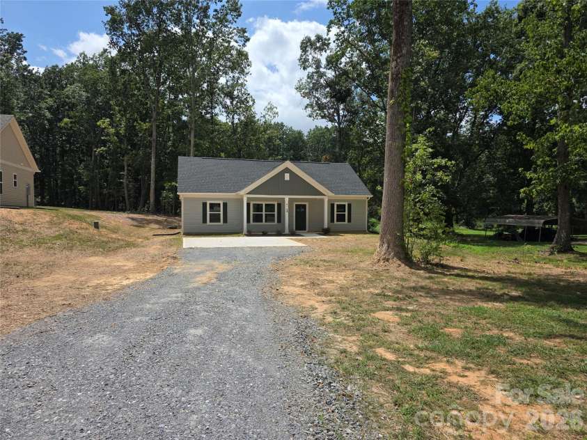 818 Bethlehem Road, Kings Mountain, NC 28086.  MLS# CAR4405659, YatesRealty ID 31328. 