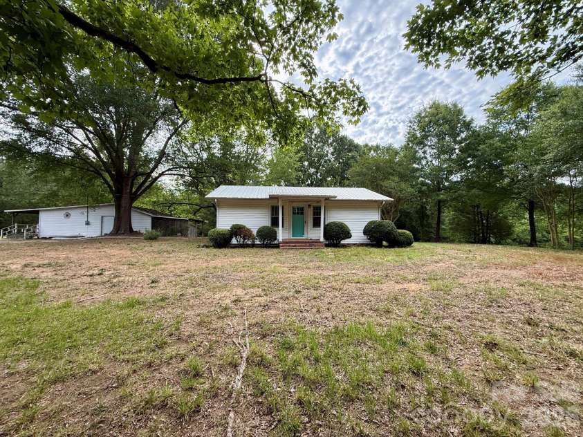 5059 Brown Creek Church Road, Wadesboro, NC 28170.  MLS# CAR4395125, YatesRealty ID 31329. 