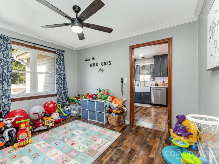 706 Sipes Street, Kings Mountain, NC 28086.  MLS# CAR4284202, YatesRealty ID 31329. 