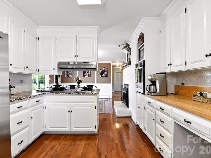 601 Pennell Street, Lenoir, NC 28645.  MLS# CAR4274265, YatesRealty ID 3133. 