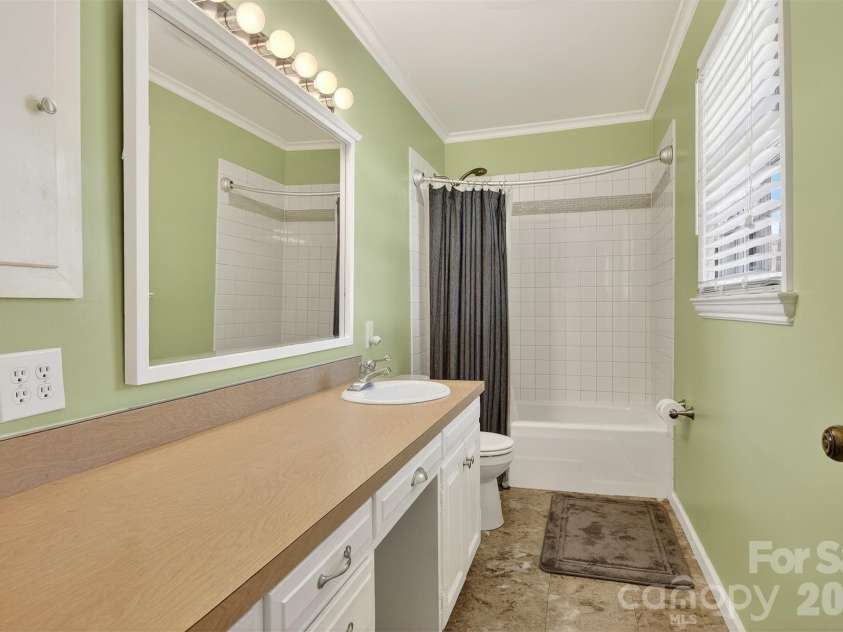 601 Pennell Street, Lenoir, NC 28645.  MLS# CAR4274265, YatesRealty ID 3133. 