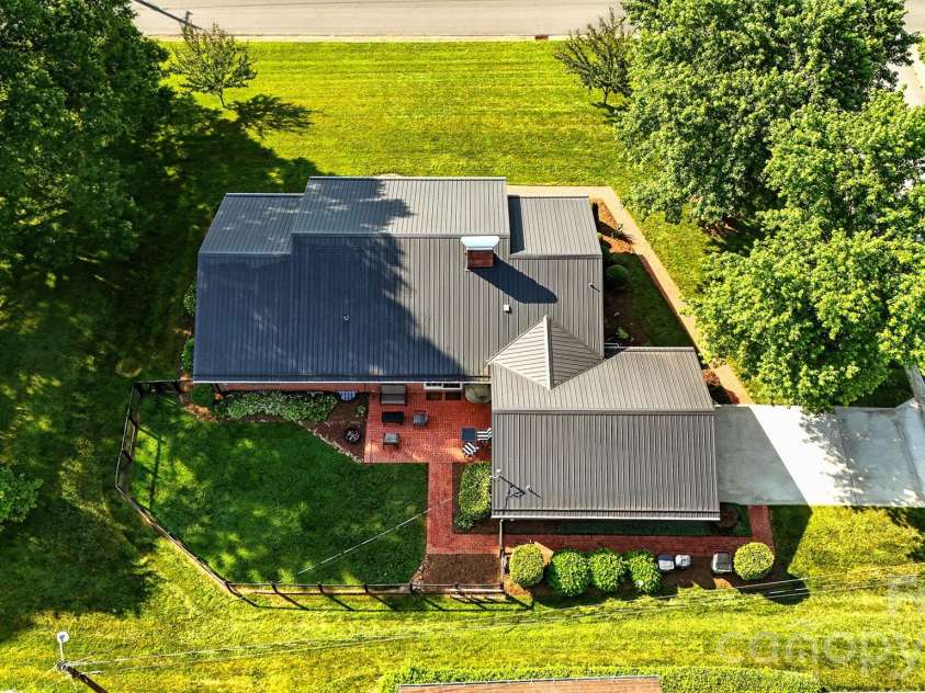 601 Pennell Street, Lenoir, NC 28645.  MLS# CAR4274265, YatesRealty ID 3133. 