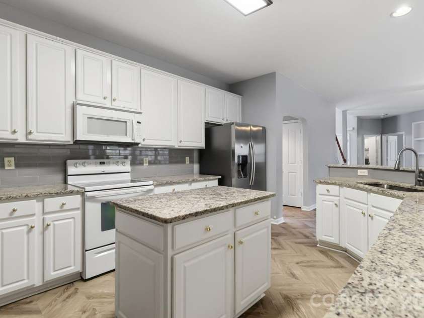 10606 Augustine Hill Lane, Charlotte, NC 28227.  MLS# CAR4394467, YatesRealty ID 31330. 