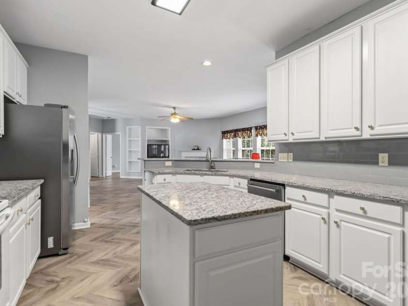 10606 Augustine Hill Lane, Charlotte, NC 28227.  MLS# CAR4394467, YatesRealty ID 31330. 