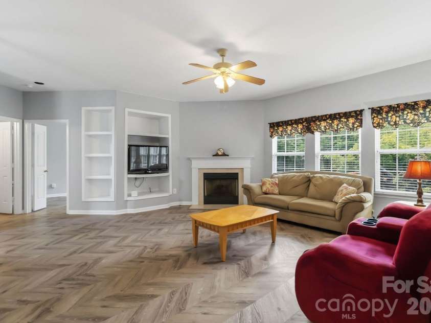 10606 Augustine Hill Lane, Charlotte, NC 28227.  MLS# CAR4394467, YatesRealty ID 31330. 