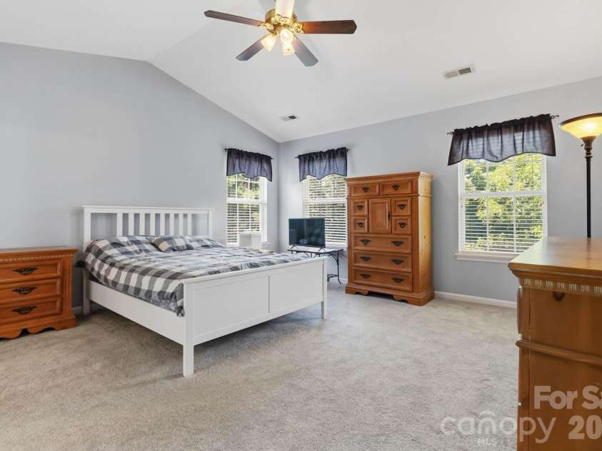10606 Augustine Hill Lane, Charlotte, NC 28227.  MLS# CAR4394467, YatesRealty ID 31330. 