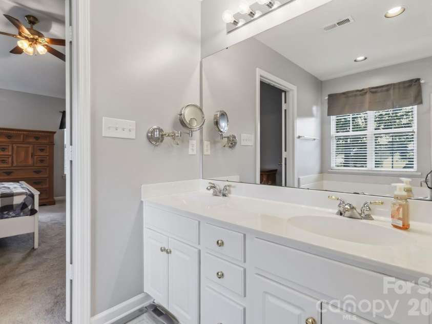 10606 Augustine Hill Lane, Charlotte, NC 28227.  MLS# CAR4394467, YatesRealty ID 31330. 