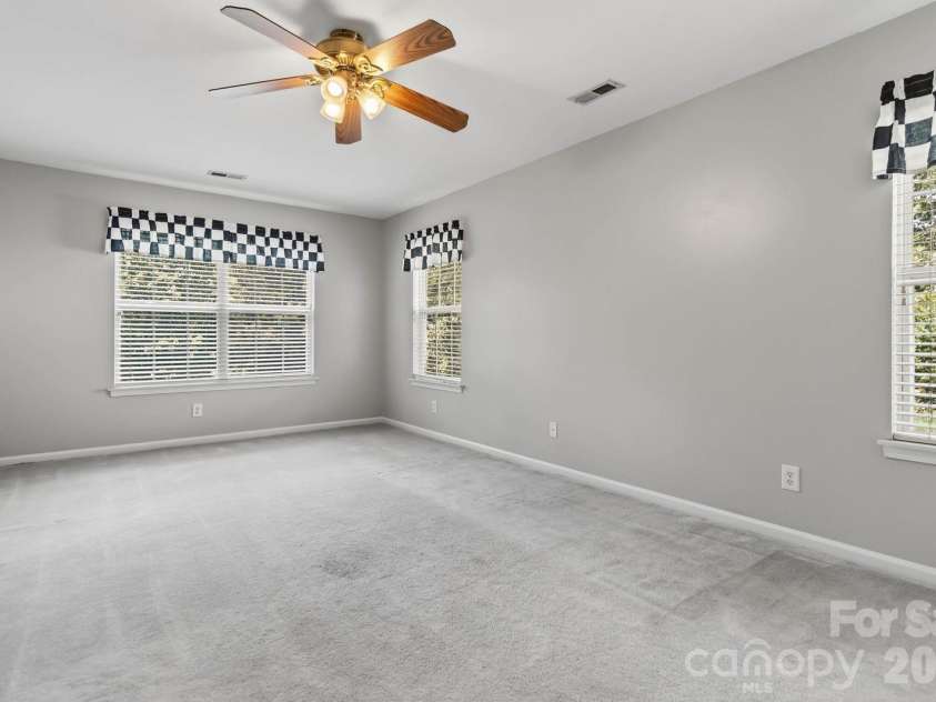 10606 Augustine Hill Lane, Charlotte, NC 28227.  MLS# CAR4394467, YatesRealty ID 31330. 