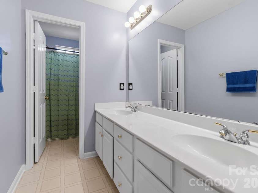 10606 Augustine Hill Lane, Charlotte, NC 28227.  MLS# CAR4394467, YatesRealty ID 31330. 