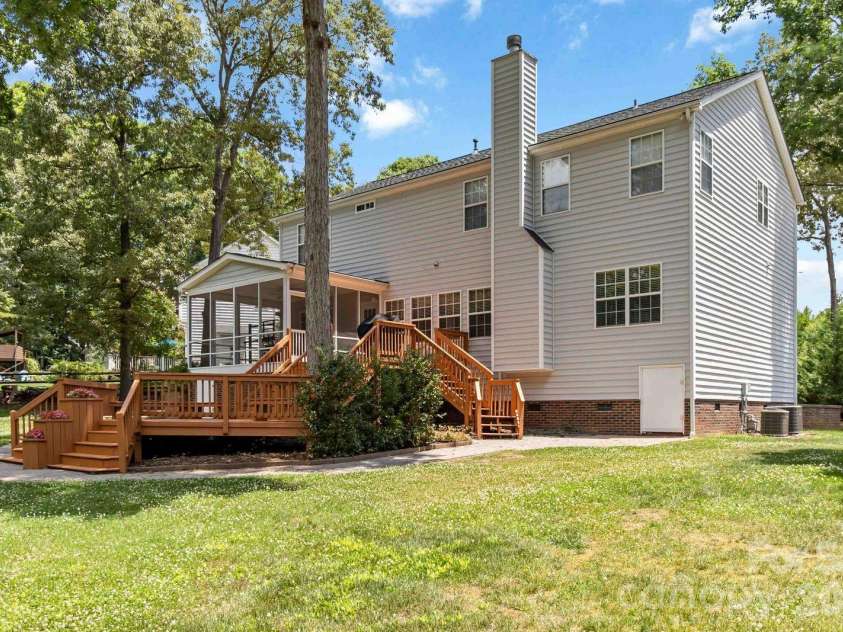 10606 Augustine Hill Lane, Charlotte, NC 28227.  MLS# CAR4394467, YatesRealty ID 31330. 