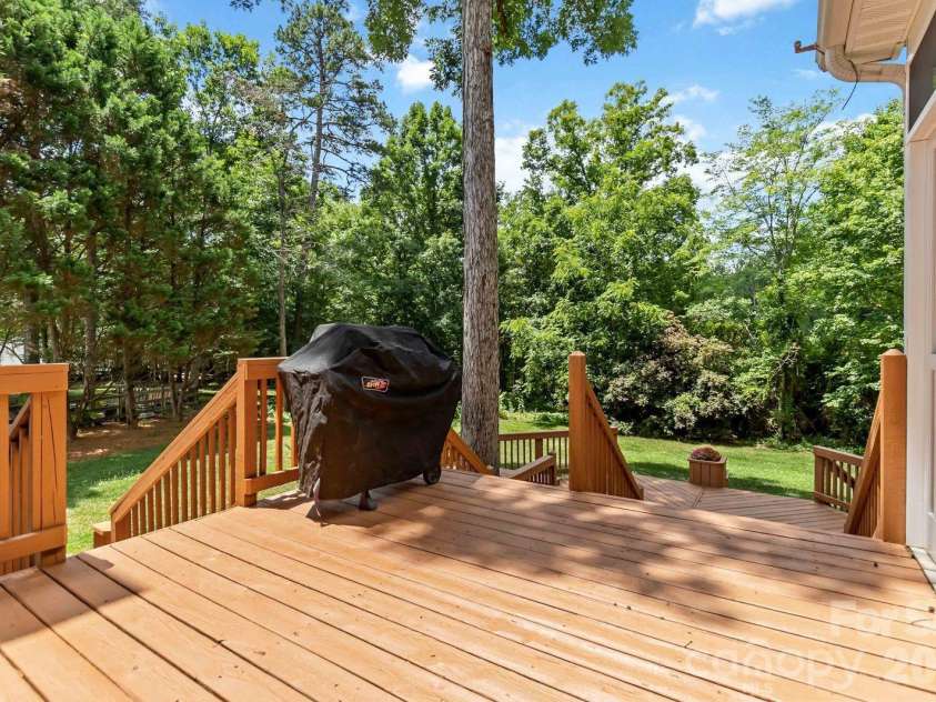 10606 Augustine Hill Lane, Charlotte, NC 28227.  MLS# CAR4394467, YatesRealty ID 31330. 