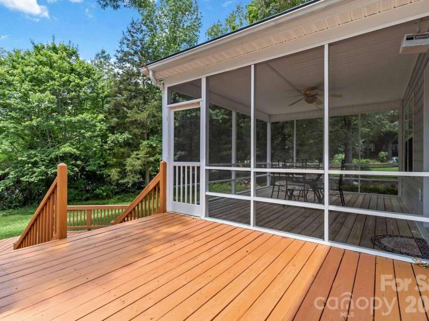 10606 Augustine Hill Lane, Charlotte, NC 28227.  MLS# CAR4394467, YatesRealty ID 31330. 
