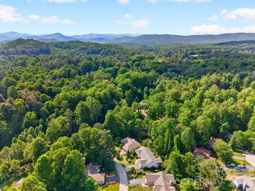 7 Firestone Court, Etowah, NC 28729.  MLS# CAR4383337, YatesRealty ID 31331. 