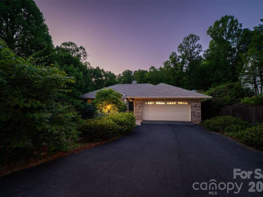 7 Firestone Court, Etowah, NC 28729.  MLS# CAR4383337, YatesRealty ID 31331. 