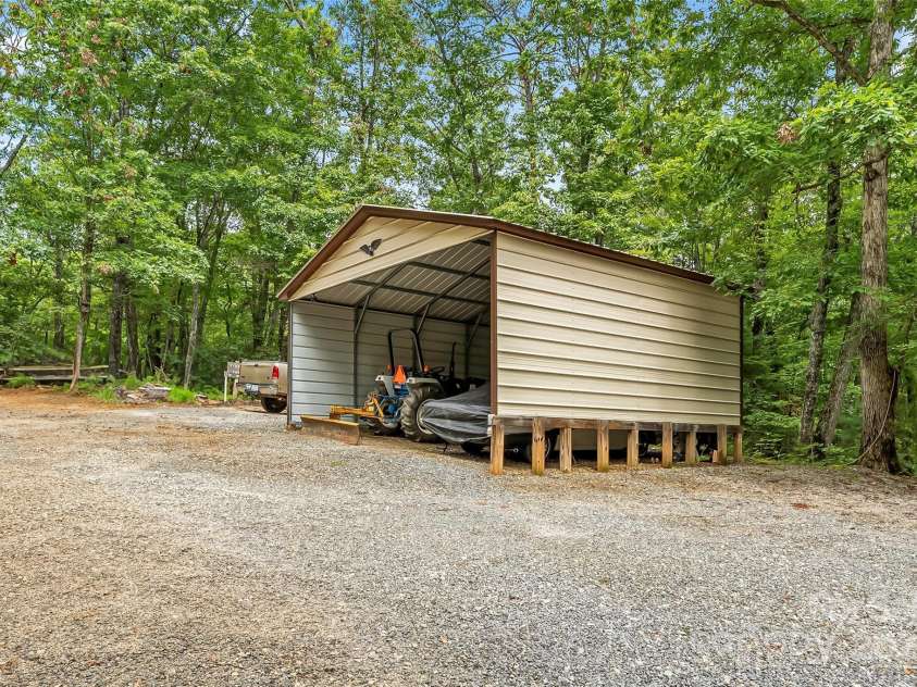 653 Lakeview Drive, Marion, NC 28752.  MLS# CAR4290647, YatesRealty ID 31332. 