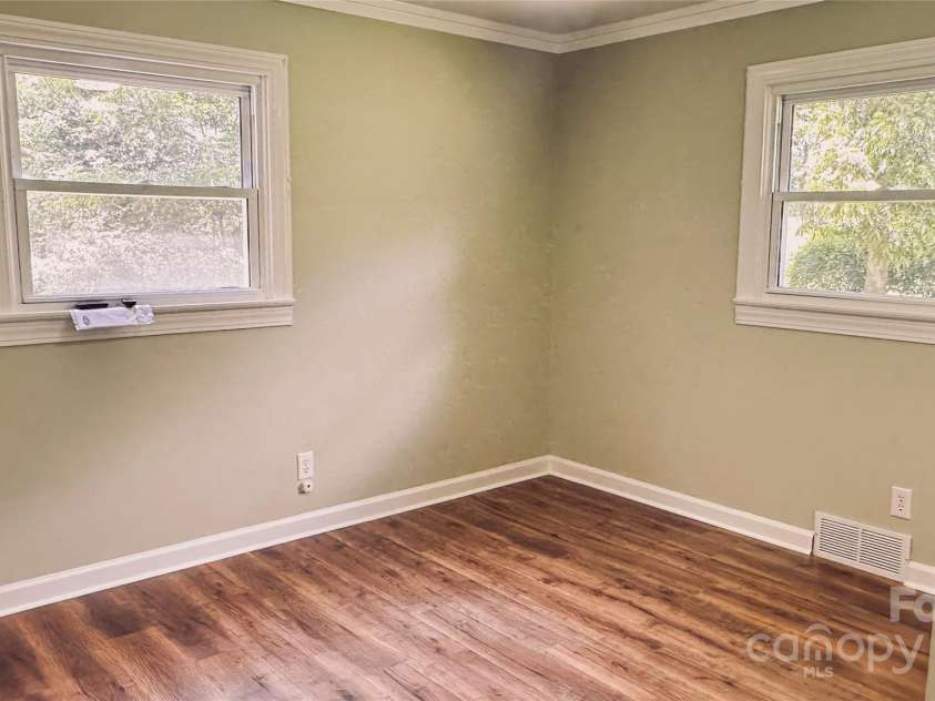 2680 Peachtree Road, Statesville, NC 28625.  MLS# CAR4290683, YatesRealty ID 31333. Freshly painted with new doors and flooring - perfect for family, guests or office space.