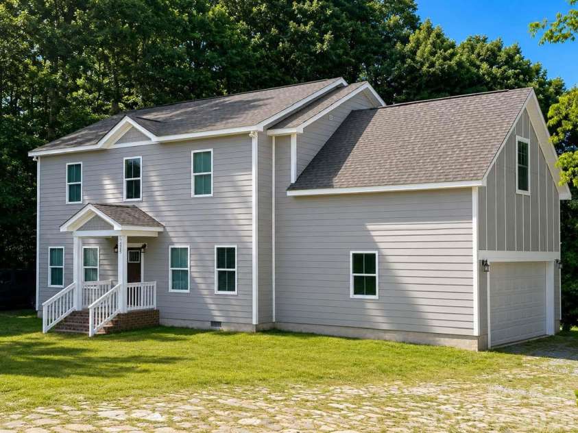 7205 Sagebrush Circle, Concord, NC 28025.  MLS# CAR4381462, YatesRealty ID 31333. 