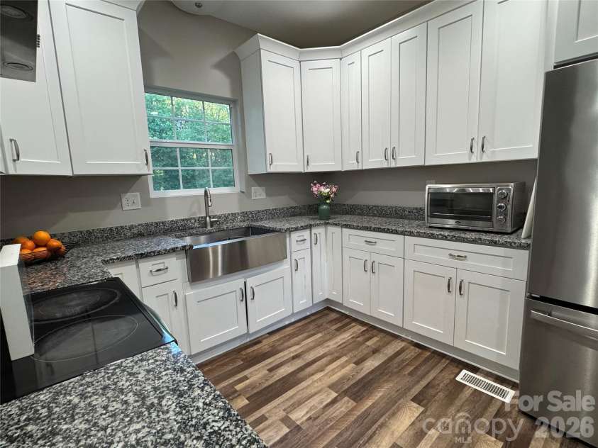 7205 Sagebrush Circle, Concord, NC 28025.  MLS# CAR4381462, YatesRealty ID 31333. 