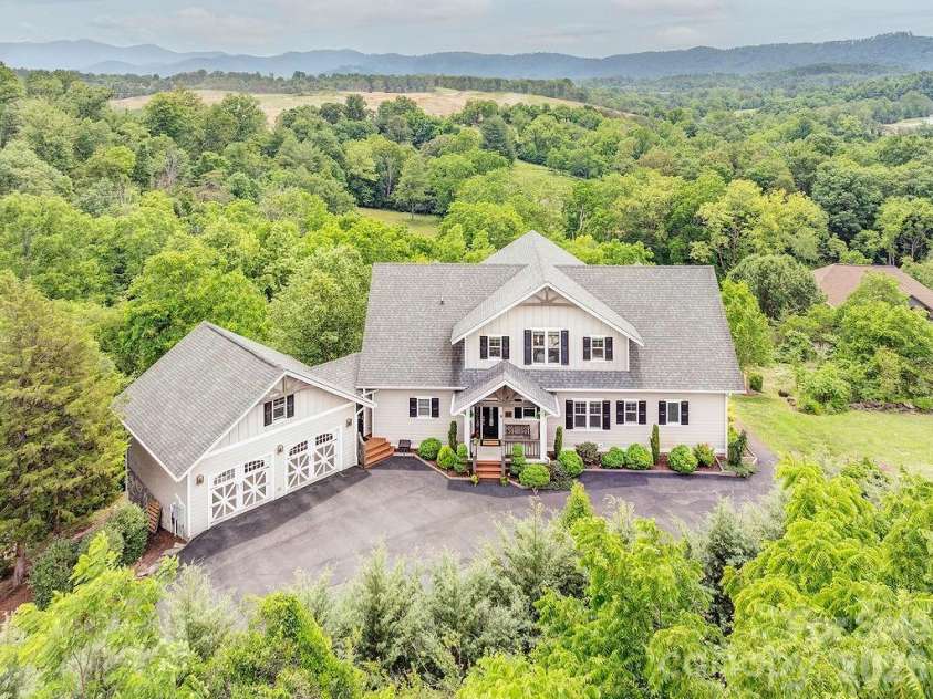 18 Adas Way, Weaverville, NC 28787.  MLS# CAR4385497, YatesRealty ID 31334. Welcome to gorgeous 18 Adas Way!