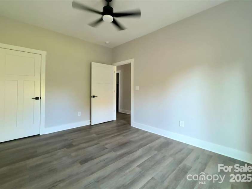 211 Seigle Street, Lowell, NC 28098.  MLS# CAR4290554, YatesRealty ID 31334. 