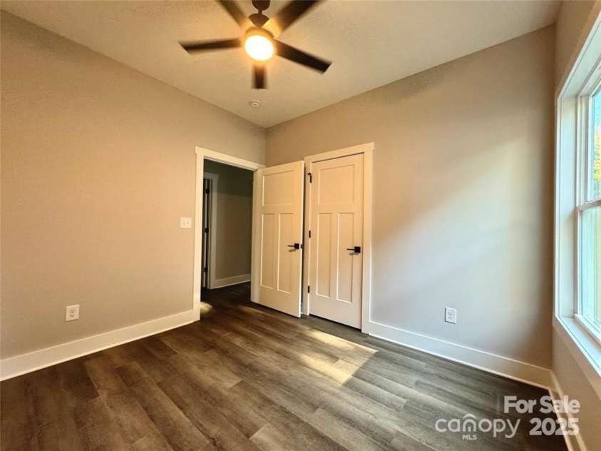 211 Seigle Street, Lowell, NC 28098.  MLS# CAR4290554, YatesRealty ID 31334. 