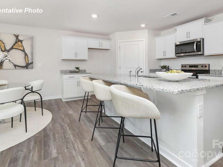 6705 Barcelona Way, Charlotte, NC 28214.  MLS# CAR4290712, YatesRealty ID 31336. 