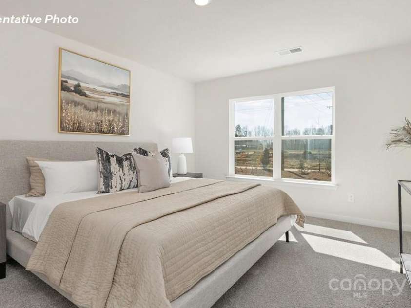 6705 Barcelona Way, Charlotte, NC 28214.  MLS# CAR4290712, YatesRealty ID 31336. 