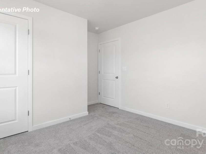 6705 Barcelona Way, Charlotte, NC 28214.  MLS# CAR4290712, YatesRealty ID 31336. 