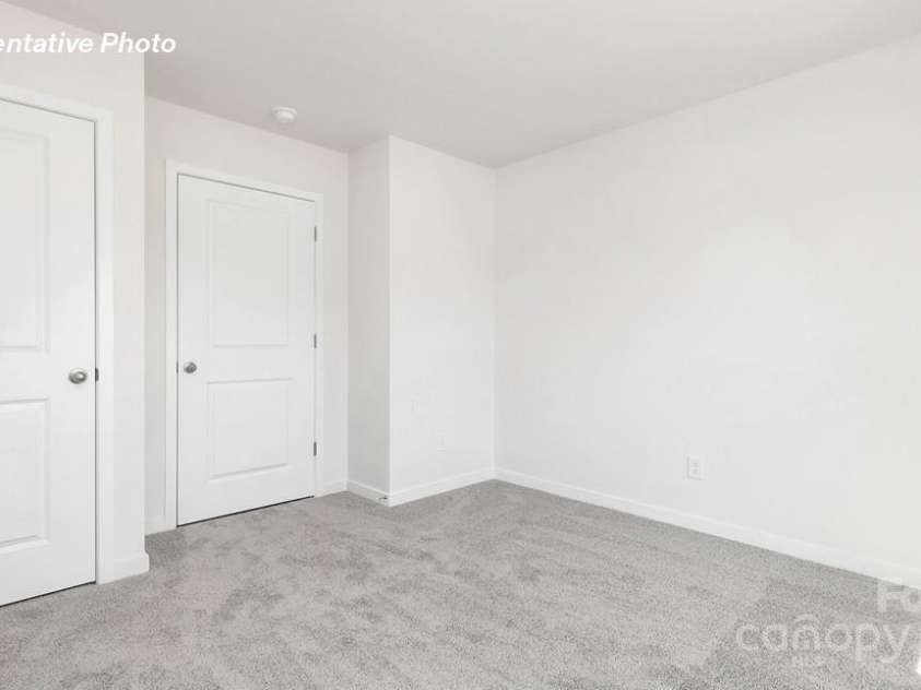 6705 Barcelona Way, Charlotte, NC 28214.  MLS# CAR4290712, YatesRealty ID 31336. 