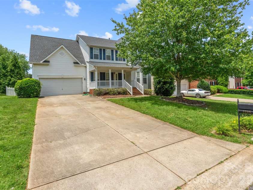 2725 Billings Park Drive, Charlotte, NC 28213.  MLS# CAR4392568, YatesRealty ID 31337. 