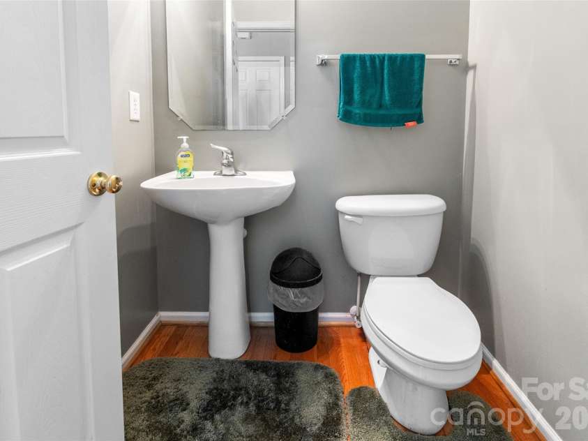 2725 Billings Park Drive, Charlotte, NC 28213.  MLS# CAR4392568, YatesRealty ID 31337. 