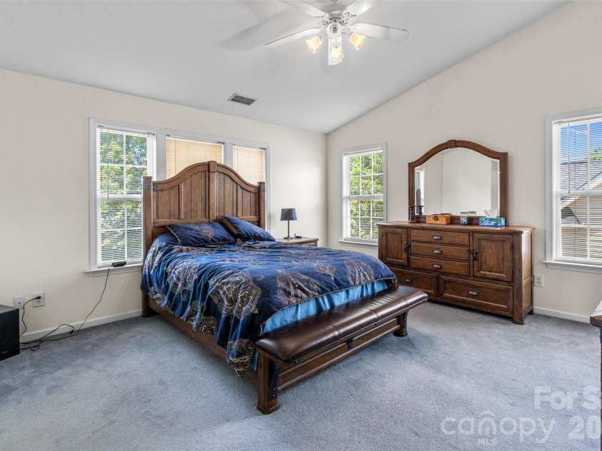 2725 Billings Park Drive, Charlotte, NC 28213.  MLS# CAR4392568, YatesRealty ID 31337. 