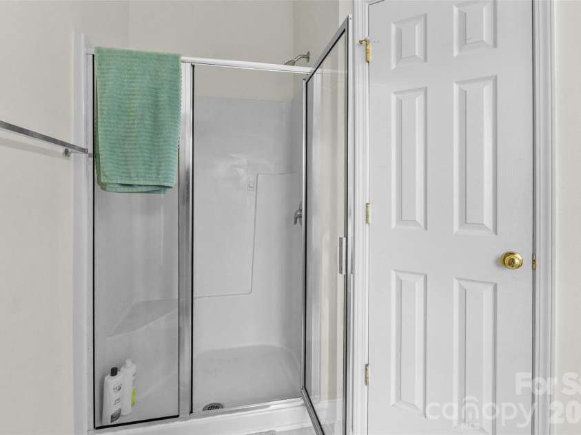 2725 Billings Park Drive, Charlotte, NC 28213.  MLS# CAR4392568, YatesRealty ID 31337. 