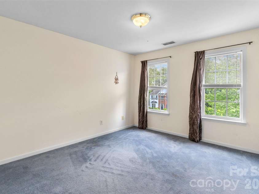 2725 Billings Park Drive, Charlotte, NC 28213.  MLS# CAR4392568, YatesRealty ID 31337. 