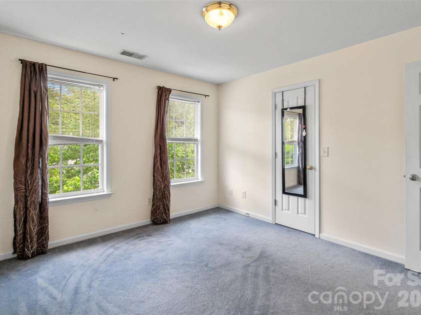 2725 Billings Park Drive, Charlotte, NC 28213.  MLS# CAR4392568, YatesRealty ID 31337. 