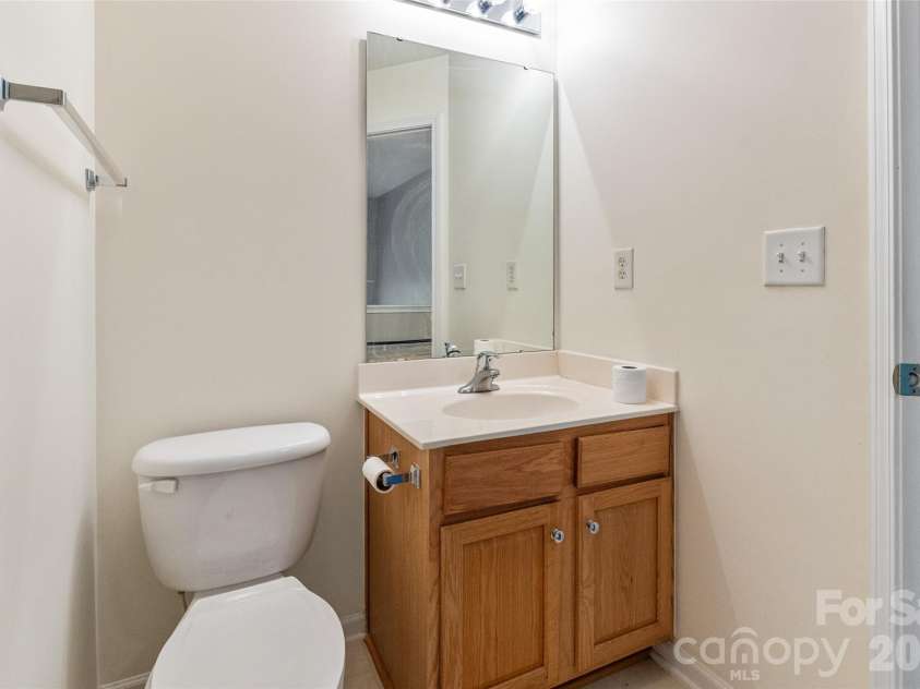2725 Billings Park Drive, Charlotte, NC 28213.  MLS# CAR4392568, YatesRealty ID 31337. 