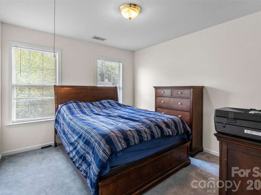 2725 Billings Park Drive, Charlotte, NC 28213.  MLS# CAR4392568, YatesRealty ID 31337. 